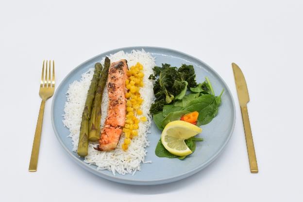 Diet Fuels - Thai Glazed Salmon On basmati Rice, Kale, Sweetcorn & Asparagus - Meal